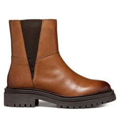 Botki Geox. Brązowe botki Geox, bez wzorów, bez obcasa, na płaskiej podeszwie, bez zapięcia. Za 399.99 zł.
