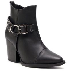 Botki Altercore. Czarne botki Altercore, bez wzorów, bez obcasa, na słupku, bez zapięcia. Za 239.99 zł.