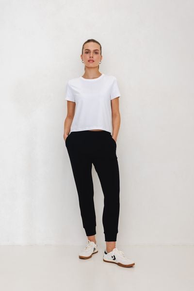 SPODNIE LENA CZARNE XS - Flawless. Czarne spodnie dresowe Flawless, bez wzorów, z bawełny, długie. Za 297.00 zł.