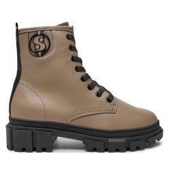 Trapery s.Oliver. Brązowe traperki S.Oliver, bez wzorów, bez obcasa, bez zapięcia. Za 399.99 zł.