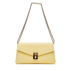 Torebka Furla. Żółte kopertówki Furla, bez wzorów, wizytowe, bez dodatków. Za 1,859.00 zł.
