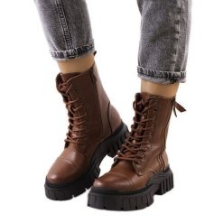 PA1 Brązowe botki Leeside. Brązowe botki PA1, bez wzorów, ze skóry ekologicznej, eleganckie, bez obcasa, bez zapięcia. Za 149.00 zł.