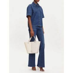 Torebka MICHAEL Michael Kors. Białe torebki klasyczne MICHAEL Michael Kors, bez wzorów, klasyczne, bez dodatków. Za 721.99 zł.
