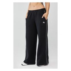 Damskie spodnie sportowe oversize Rough Radical Trip Joggers. Czarne spodnie dresowe ROUGH RADICAL, bez wzorów, na jogę i pilates. Za 175.92 zł.
