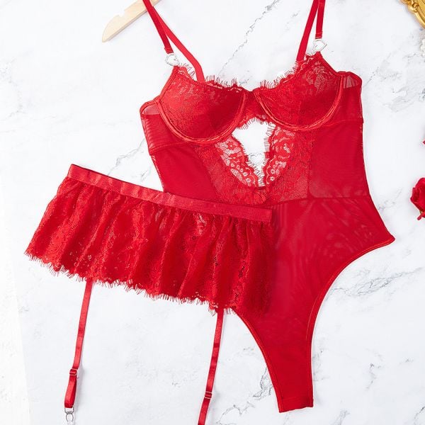 Body z koronką na wyjątkowe okazje Leny. Niebieskie body i gorsety Intica, bez wzorów, z koronki, bez ramiączek. Za 169.00 zł.