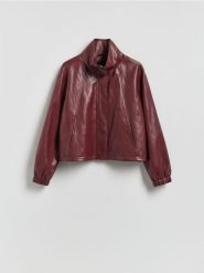 Kurtka z wysoką stójką - burgundowy. Czerwone kurtki Reserved, l, bez wzorów, ze skóry, bez kaptura. Za 199.99 zł.