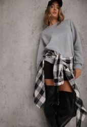 Jasnoszara Bluza Basic Ocieplana Polarem Kaianna. Szare bluzy bez kaptura Renee, l, z aplikacjami, z jeansu, bez kaptura. Za 59.99 zł.