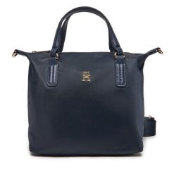 Torebka Tommy Hilfiger. Niebieskie torebki klasyczne Tommy Hilfiger, bez wzorów, klasyczne, bez dodatków. Za 299.99 zł.