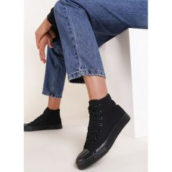 Czarne Trampki Kylsya. Czarne buty sportowe lifestyle Renee, bez wzorów, z gumy, sportowe, z okrągłym noskiem, bez zapięcia. W wyprzedaży za 63.99 zł.