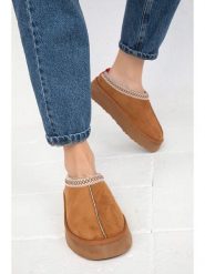 Trendyol Botki w kolorze jasnobrązowym rozmiar: 40. Brązowe botki Trendyol, bez wzorów, z materiału, bez obcasa, na platformie, bez zapięcia. Za 139.54 zł.