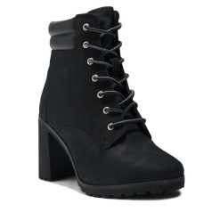 Botki Timberland. Czarne botki Timberland, bez wzorów, bez obcasa, na płaskiej podeszwie, bez zapięcia. Za 399.99 zł.