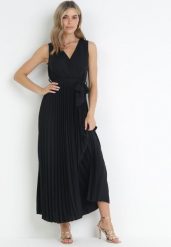 Czarna Plisowana Sukienka Maxi z Gumką w Pasie i Materiałowym Paskiem Biak. Czarne sukienki Born2be, na imprezę, l, bez wzorów, z materiału, eleganckie, bez kołnierzyka, bez ramiączek, maxi. W wyprzedaży za 76.49 zł.