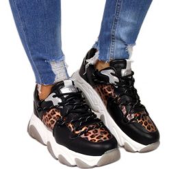 Skórzane buty sportowe damskie panterka Goe II2N4067 czarne. Czarne buty treningowe GOE, bez wzorów, z materiału, bez zapięcia. Za 367.18 zł.