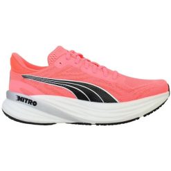Buty do biegania damskie PUMA Magnify Nitro 2 Fade. Czerwone buty do biegania Puma, bez wzorów, z materiału, bez zapięcia, do biegania. Za 409.99 zł.
