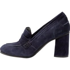 Erika Rocchi Czółenka blu. Czółenka marki Erika Rocchi. Za 669.00 zł.