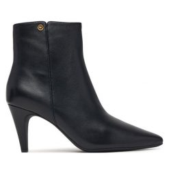 Botki MICHAEL Michael Kors. Czarne botki MICHAEL Michael Kors, bez wzorów, bez obcasa, na szpilce, bez zapięcia. Za 879.99 zł.