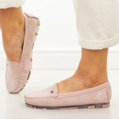 Różowe mokasyny damskie Filippo Dp2037/26. Czerwone mokasyny Filippo, bez wzorów, z jeansu, z okrągłym noskiem. Za 199.00 zł.