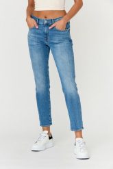 7 FOR ALL MANKIND Błękitne jeansy damskie RELAXED SKINNY. Niebieskie jeansy 7 for all mankind, bez wzorów, z bawełny. W wyprzedaży za 469.99 zł.