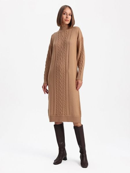 BGN Sukienka dzianinowa w kolorze jasnobrązowym rozmiar: 34. Brązowe sukienki BGN, na co dzień, bez wzorów, z dzianiny, bez kołnierzyka, bez ramiączek, midi, proste. Za 100.75 zł.