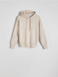 Gładki sweter z kapturem - kremowy. Białe swetry Reserved, l, bez wzorów, z dzianiny, bez ramiączek. Za 129.99 zł.
