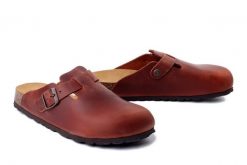 DR. BRINKMANN 600159-02 braun, klapki damskie. Brązowe klapki Dr. Brinkmann, bez wzorów, ze skóry, bez obcasa, bez zapięcia. Za 289.90 zł.