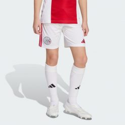 Szorty Ajax Amsterdam 25/26 Home Kids. Białe szorty adidas, bez wzorów, sportowe. Za 179.00 zł.