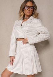 Biała Rozkloszowana Spódnica z Plisami Zdobiona Subtelnym Wzorem w Paski Redamira. Białe spódnice Renee, na co dzień, l, z aplikacjami, eleganckie, mini, rozkloszowane. W wyprzedaży za 47.99 zł.