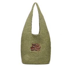 Torebka KARL LAGERFELD. Zielone torebki klasyczne KARL LAGERFELD, bez wzorów, klasyczne, bez dodatków. Za 779.99 zł.