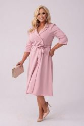 Elegancka żakietowa sukienka Marietta w kolorze pudrowego różu XXL OVERSIZE. Czerwone sukienki Moda Size Plus Iwanek, do pracy, l, bez wzorów, z elastanu, biznesowe, bez kołnierzyka, bez ramiączek, mini, oversize. Za 325.00 zł.