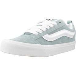 Tenisówki Vans Model Knu Skool Kolor Niebieski. Niebieskie trampki Vans, bez wzorów, z tkaniny, casualowe, bez zapięcia. W wyprzedaży za 255.90 zł.