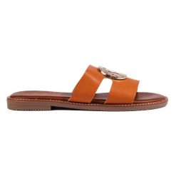 Eleganckie klapki damskie camel brązowe. Brązowe klapki bez wzorów, casualowe, bez obcasa, bez zapięcia. Za 95.08 zł.
