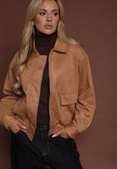 Beżowa Przejściowa Kurtka Bomberka o Koszulowym Kroju z Imitacji Zamszu Irvila. Brązowe kurtki Renee, m, bez wzorów, z jeansu, eleganckie, bez kaptura. Za 169.99 zł.
