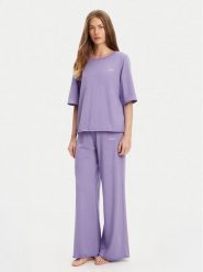 United Colors Of Benetton Piżama 35VB3P03P Fioletowy Loose Fit. Fioletowe piżamy United Colors Of Benetton, l, bez wzorów, z bawełny, bez kołnierzyka, bez ramiączek. Za 179.99 zł.
