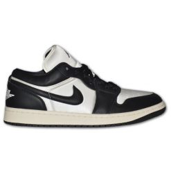 Buty Sportowe Air Jordan 1 Low SE. Czarne buty treningowe Jordan, bez wzorów, bez zapięcia. Za 530.00 zł.