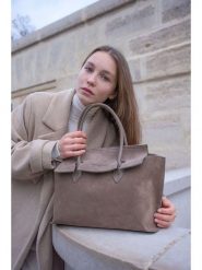 Maison héritage PARIS Skórzana torebka "Pretti" w kolorze szarobrązowym - 34 x 21 x 13 cm rozmiar: onesize. Brązowe torebki klasyczne maison héritage PARIS, bez wzorów, z materiału, przez ramię, bez dodatków. Za 372.47 zł.
