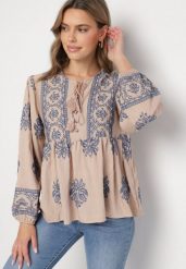 Brązowa Rozkloszowana Bluzka Boho z Wiskozą Zdobiona Haftami i Wiązaniem Nilnella. Brązowe bluzki Born2be, m, z aplikacjami, z wiskozy, boho, bez kołnierzyka, bez ramiączek. Za 149.99 zł.