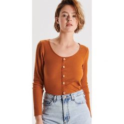 Prążkowana bluzka z guzikami - Brązowy. Bluzki marki Cropp. Za 59.99 zł.