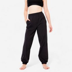 Spodnie do tańca modern jazz dla dzieci Domyos. Czarne szorty STAREVER, bez wzorów, z elastanu, sportowe. Za 89.99 zł.