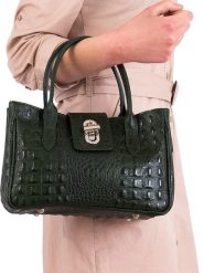 Lia Biassoni Skórzana torebka w kolorze ciemnozielonym - 26 x 17 x 12 cm rozmiar: onesize. Zielone torebki klasyczne Lia Biassoni, bez wzorów, z materiału, przez ramię, bez dodatków. Za 208.99 zł.