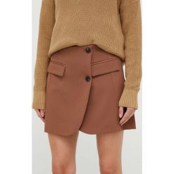 Vero Moda spódnica kolor brązowy mini rozkloszowana. Brązowe spódnice Vero Moda, bez wzorów, z tkaniny, mini, rozkloszowane. Za 139.99 zł.