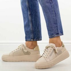 Beżowe skórzane półbuty damskie Jezzi 9778. Brązowe półbuty wsuwane Jezzi, na jesień, bez wzorów, z jeansu, klasyczne, z okrągłym noskiem, bez obcasa, na platformie. Za 229.00 zł.