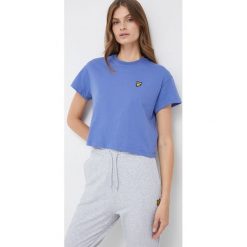 Lyle & Scott t-shirt bawełniany kolor fioletowy. Fioletowe t-shirty Lyle & Scott, z aplikacjami, z bawełny, bez kołnierzyka, bez ramiączek. W wyprzedaży za 85.99 zł.