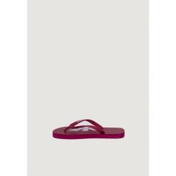 Japonki Kobieta EMPORIO ARMANI CONNECTED UNISEX swimwear. Czerwone japonki Emporio Armani Connected, bez wzorów. W wyprzedaży za 216.90 zł.