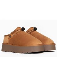 ISLAND BOOT Botki "Ibilis" w kolorze jasnobrązowym rozmiar: 39. Brązowe botki Island Boot, bez wzorów, z materiału, bez obcasa, na platformie, bez zapięcia. Za 182.72 zł.