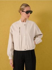 Kurtka bomber z kieszenią piersiową - kremowy. Białe kurtki Sinsay, l, bez wzorów, bez kaptura. Za 89.99 zł.