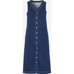 Sukienka jeansowa bez rękawów z guzikami. Niebieskie sukienki Cellbes, bez wzorów, z jeansu, bez kołnierzyka, bez ramiączek. Za 244.00 zł.