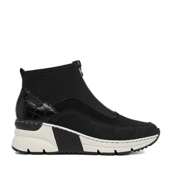 Botki Rieker. Czarne botki Rieker, bez wzorów, bez obcasa, na koturnie, bez zapięcia. Za 329.99 zł.