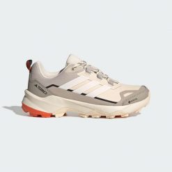 Buty trekkingowe Terrex Skychaser AX5 GORE-TEX Hiking. Brązowe buty do biegania adidas, bez wzorów, z gore-texu, bez zapięcia, do biegania, gore-tex. Za 529.00 zł.
