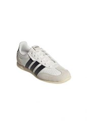 Buty ADIDAS KI6726 BARREDA LO Biały. Białe buty do biegania adidas, bez wzorów, z materiału, bez zapięcia, do biegania. Za 318.90 zł.