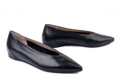 WONDERS A-3802 negro, czółenka damskie. Czarne czółenka Wonders, bez wzorów, bez obcasa, bez zapięcia. Za 539.90 zł.